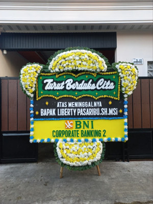 Papan Bunga Duka di Amar